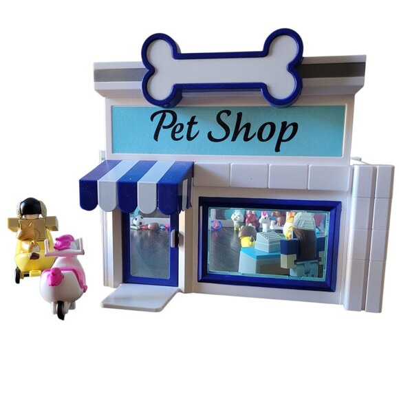 Roblox Adopt Me Pet Shop Deluxe Play Set with Accessories Complete Set - Picture 6 of 6